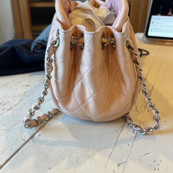 Chanel kiss lock blush pink purse - Picture 8 of 13